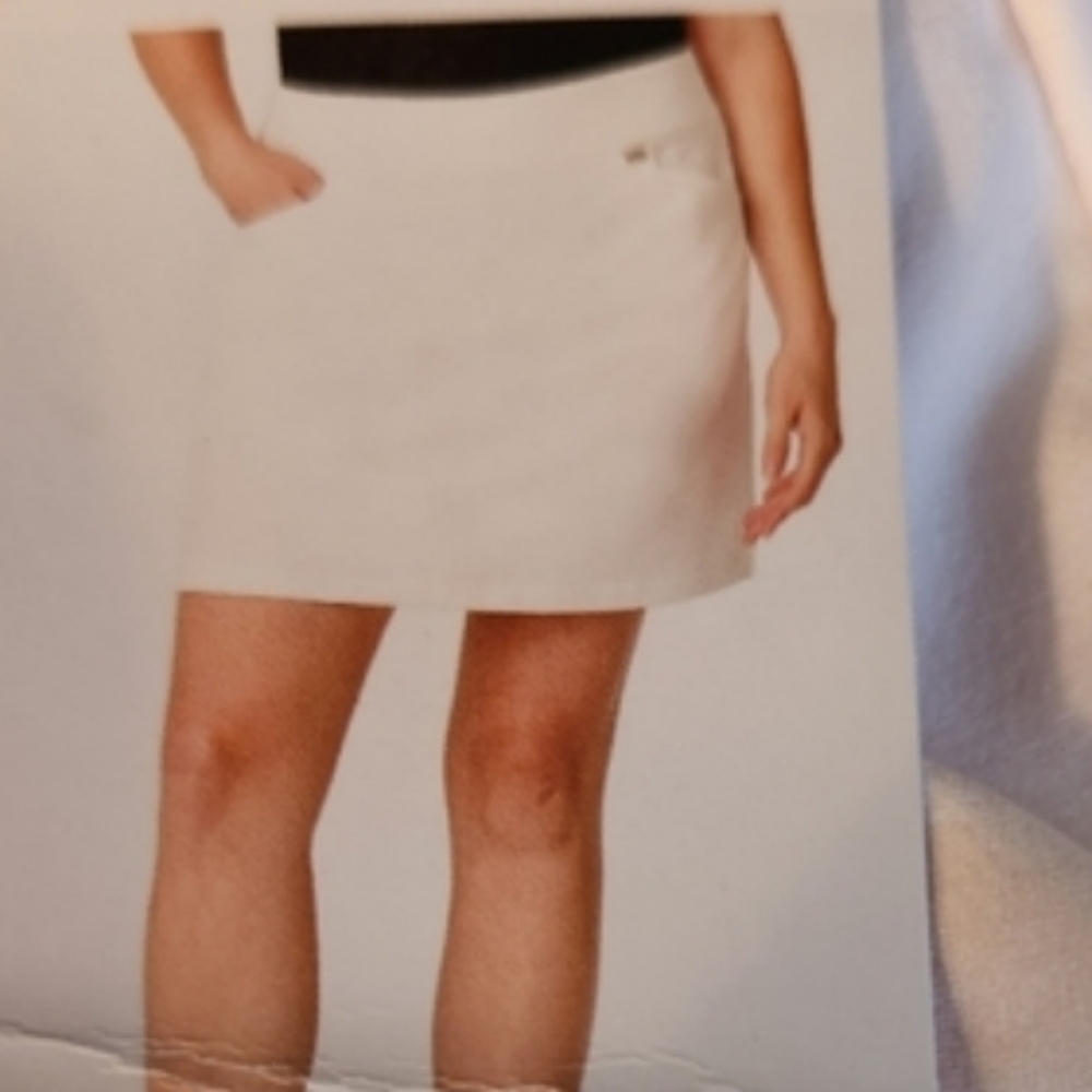 Greg Norman Women's Woven Pull On Golf Skort, GN Collections - Picture 2 of 10